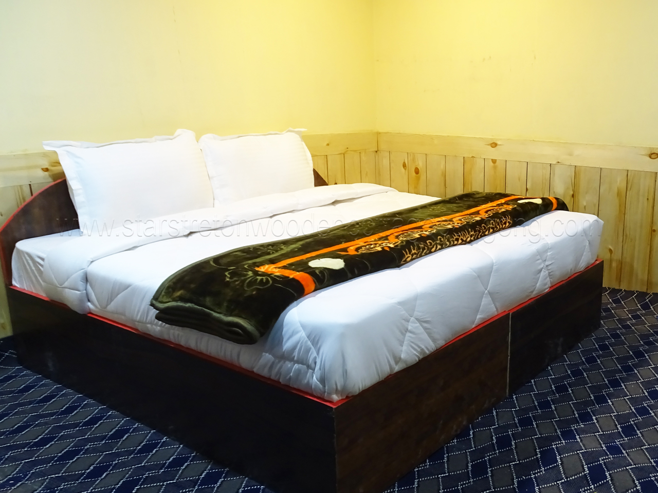 Star Sheraton Wooden Cottage Pangong Tent